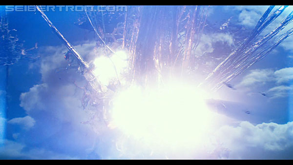 last-knight-international-trailer-170517-0853.jpg