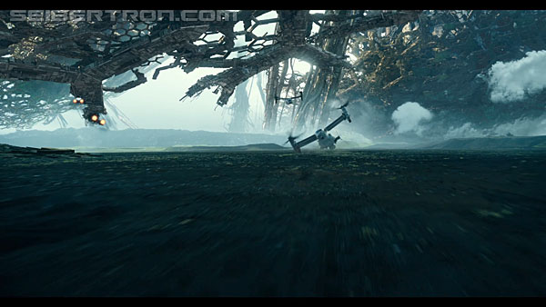 last-knight-international-trailer-170517-0862.jpg
