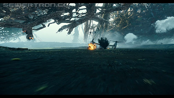 last-knight-international-trailer-170517-0864.jpg