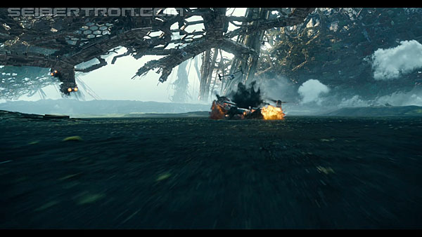 last-knight-international-trailer-170517-0865.jpg