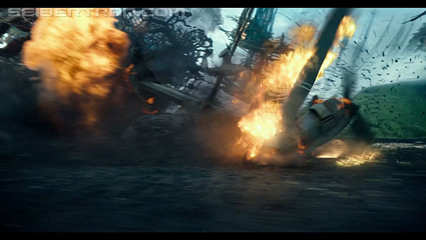 last-knight-international-trailer-170517-0868.jpg