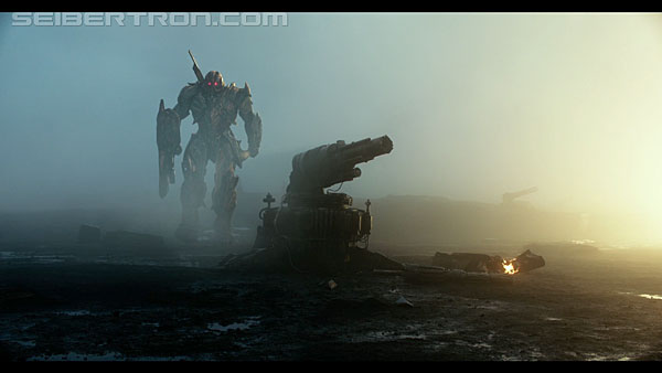 last-knight-international-trailer-170517-0877.jpg