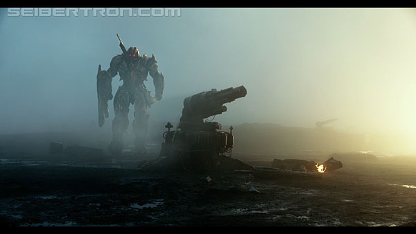 last-knight-international-trailer-170517-0878.jpg