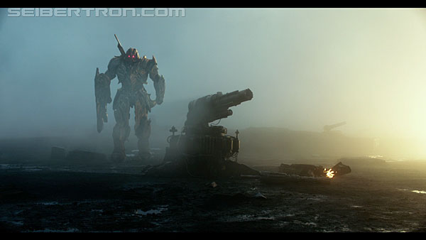 last-knight-international-trailer-170517-0879.jpg