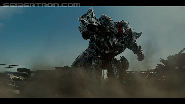 last-knight-international-trailer-170517-0885.jpg