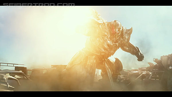last-knight-international-trailer-170517-0888.jpg