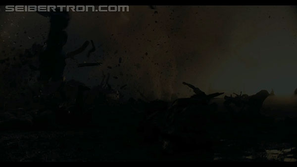 last-knight-international-trailer-170517-0897.jpg