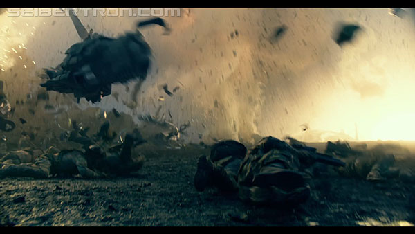 last-knight-international-trailer-170517-0898.jpg