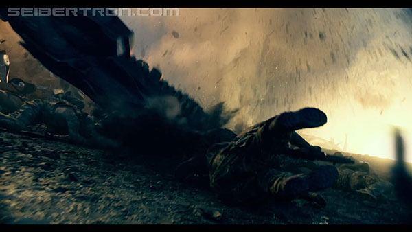 last-knight-international-trailer-170517-0901.jpg