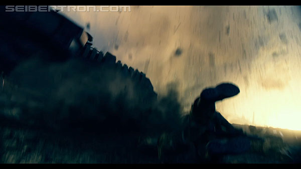 last-knight-international-trailer-170517-0902.jpg