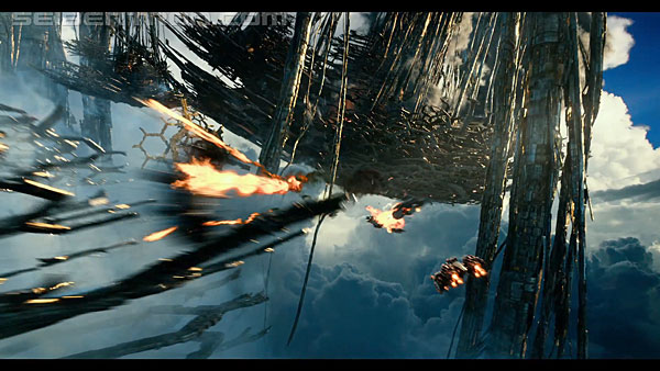 last-knight-international-trailer-170517-0913.jpg