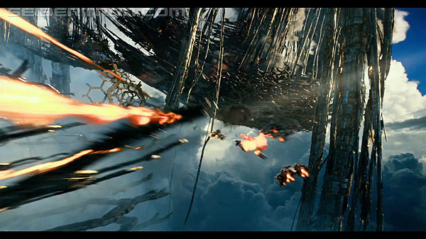 last-knight-international-trailer-170517-0914.jpg