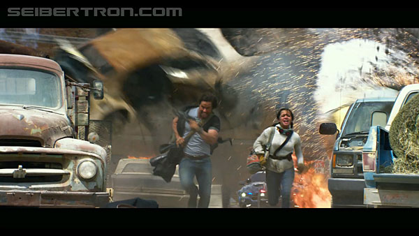 last-knight-international-trailer-170517-0923.jpg