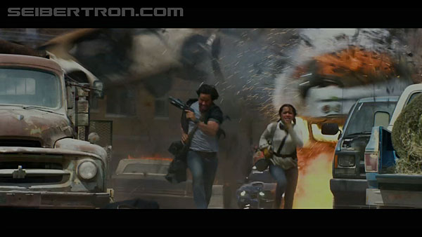 last-knight-international-trailer-170517-0924.jpg