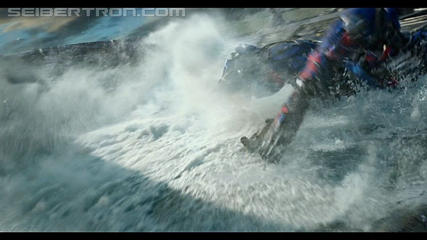 last-knight-international-trailer-170517-0960.jpg