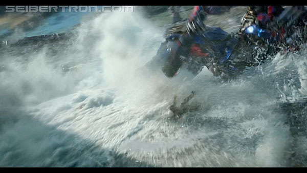 last-knight-international-trailer-170517-0961.jpg