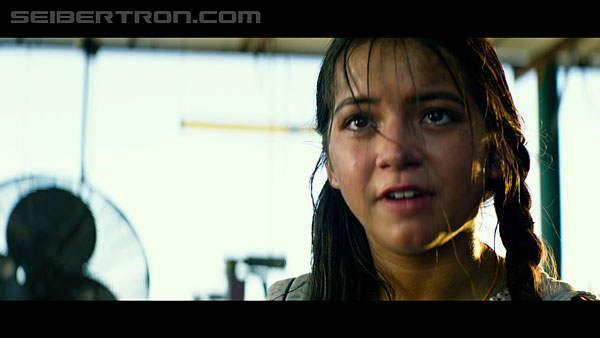 last-knight-international-trailer-170517-0966.jpg