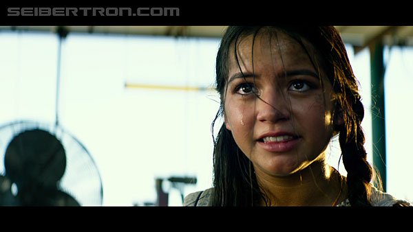 last-knight-international-trailer-170517-0967.jpg