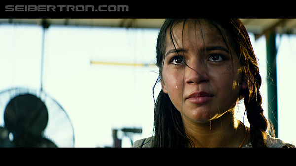 last-knight-international-trailer-170517-0970.jpg
