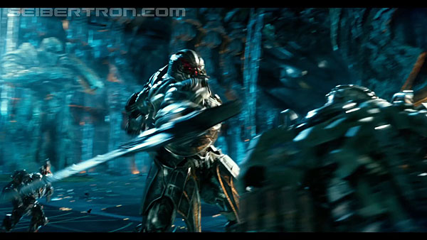 last-knight-international-trailer-170517-0971.jpg