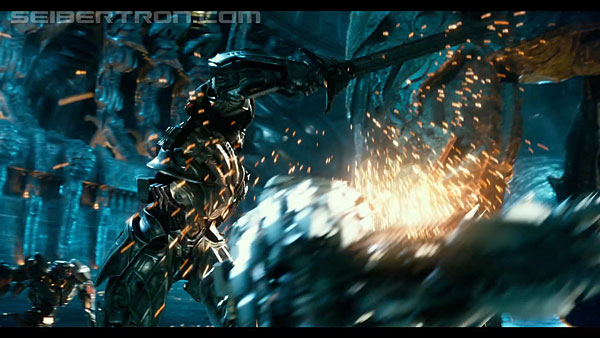 last-knight-international-trailer-170517-0976.jpg