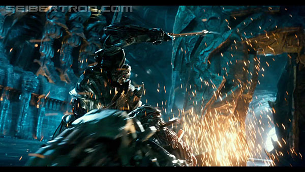 last-knight-international-trailer-170517-0978.jpg