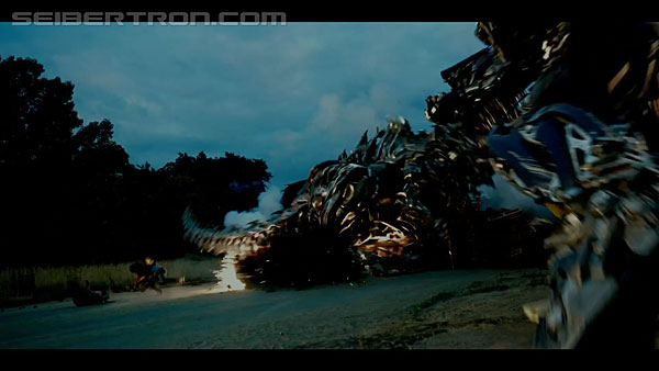 last-knight-international-trailer-170517-0993.jpg