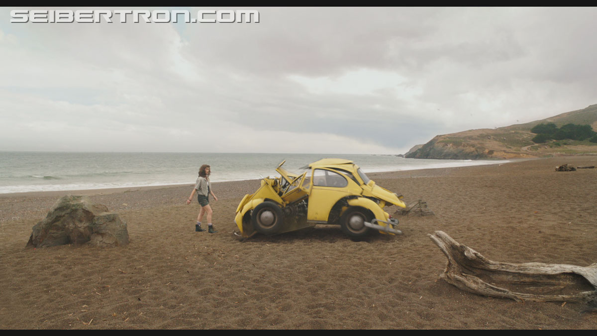 bumblebee-trailer-0365.jpg