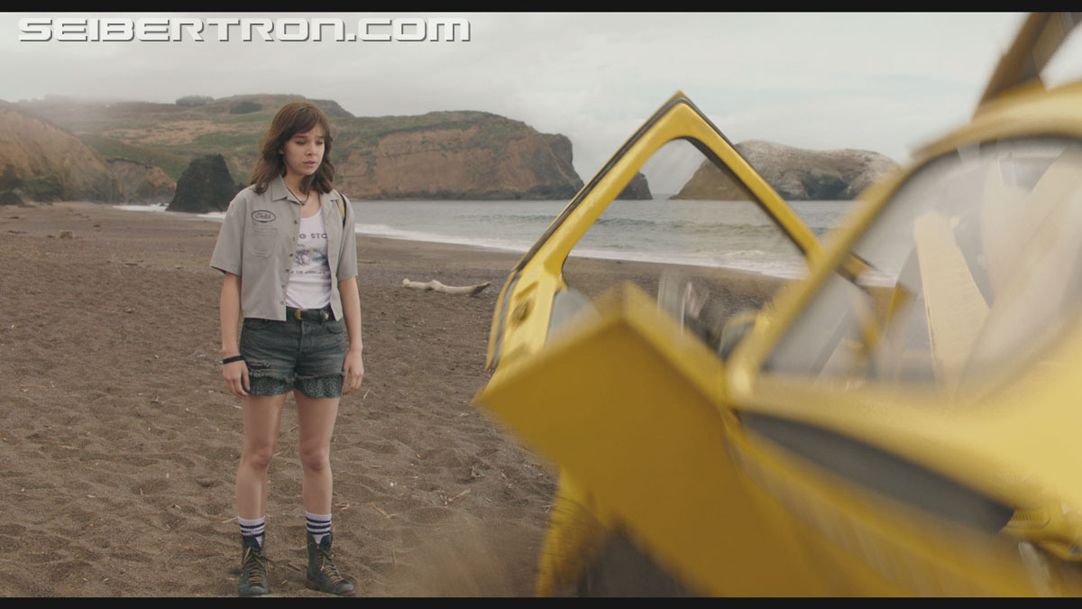 bumblebee-trailer-0368.jpg