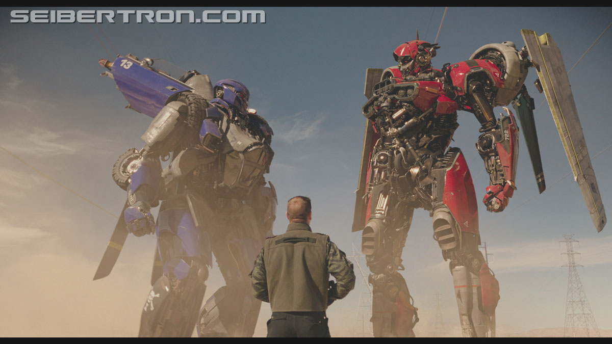 bumblebee-trailer-0464.jpg