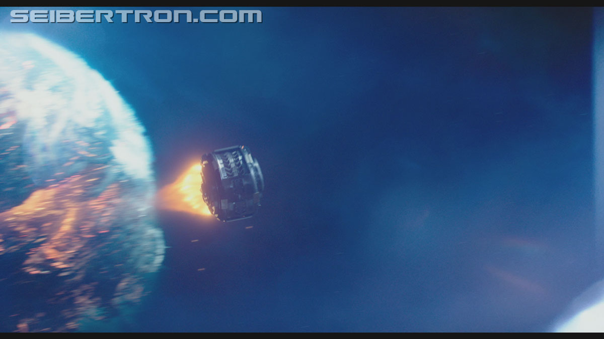bumblebee-trailer-0502.jpg