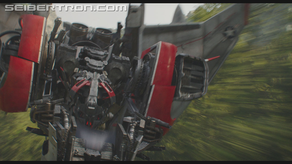 bumblebee-trailer-0655.jpg