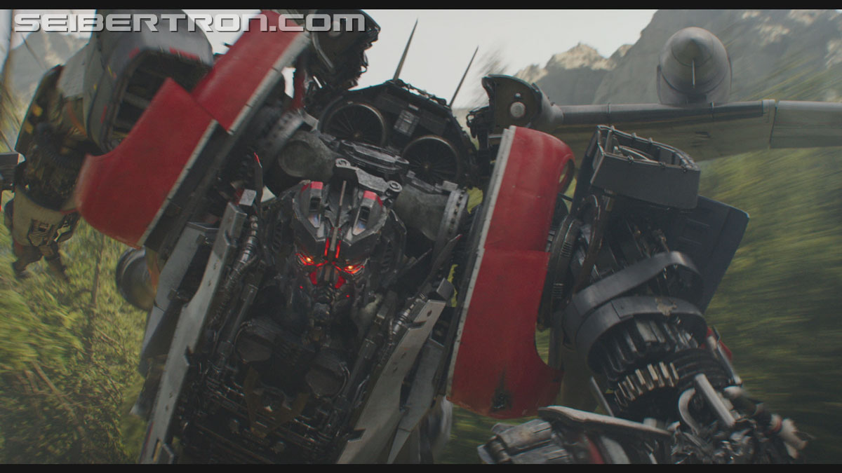 bumblebee-trailer-0662.jpg