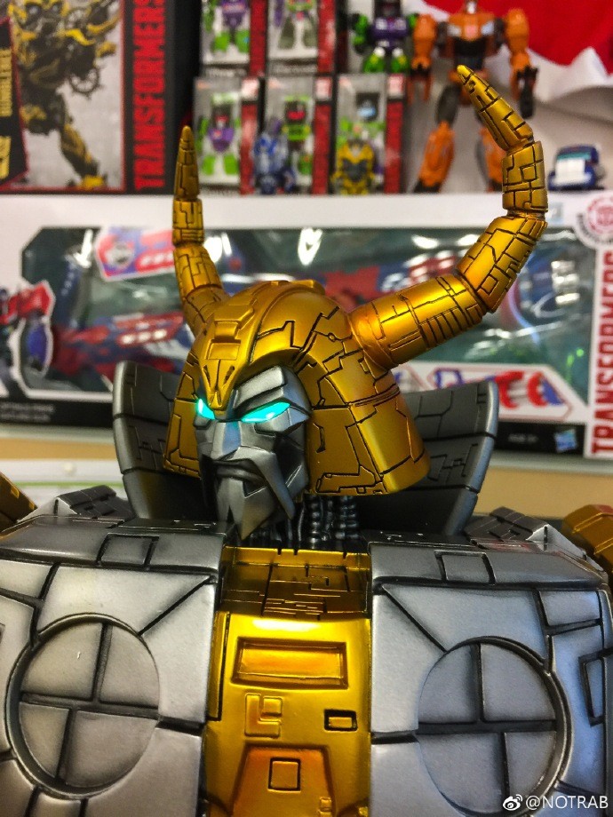 Transformers News: New In-Hand Images of Generation 1 Unicron Lamp Transformers News: New In-Hand Images of Generation 1 Unicron Lamp