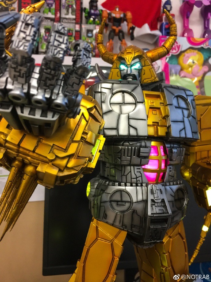 Transformers News: New In-Hand Images of Generation 1 Unicron Lamp Transformers News: New In-Hand Images of Generation 1 Unicron Lamp