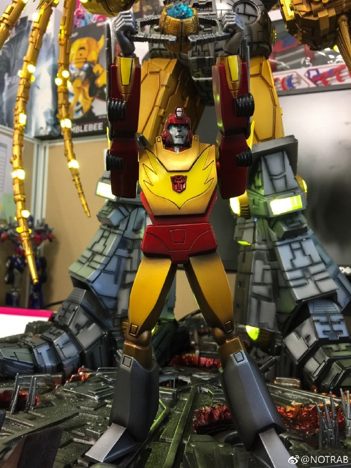 Transformers News: New In-Hand Images of Generation 1 Unicron Lamp Transformers News: New In-Hand Images of Generation 1 Unicron Lamp