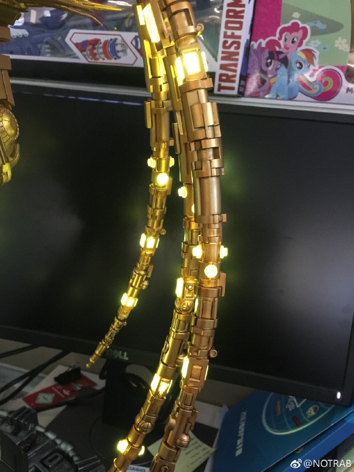 Transformers News: New In-Hand Images of Generation 1 Unicron Lamp Transformers News: New In-Hand Images of Generation 1 Unicron Lamp