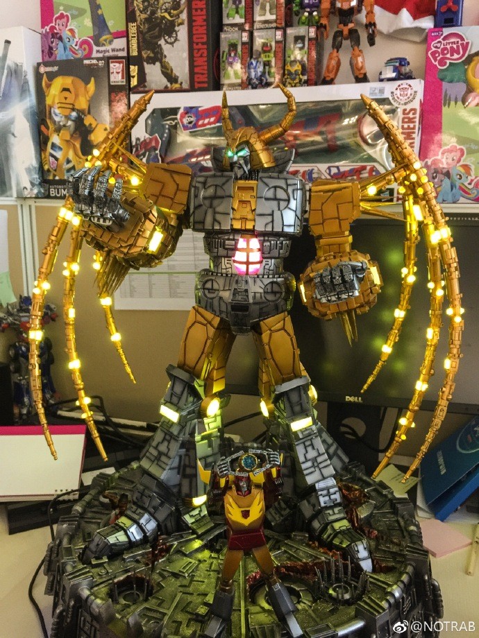 Transformers News: New In-Hand Images of Generation 1 Unicron Lamp Transformers News: New In-Hand Images of Generation 1 Unicron Lamp