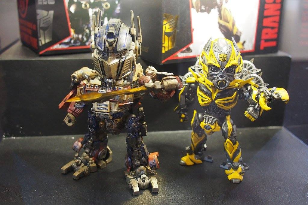 Transformers News: Images from Thailand Comic Con 2017: The Last Knight; HeroCross, SDX, XM Figures