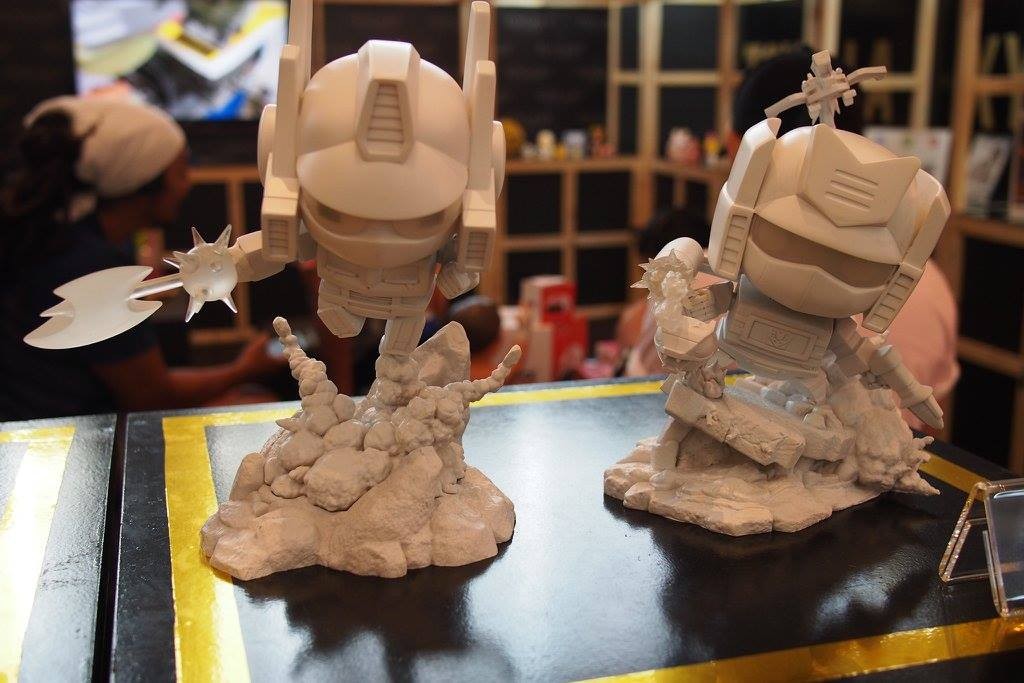 Transformers News: Images from Thailand Comic Con 2017: The Last Knight; HeroCross, SDX, XM Figures