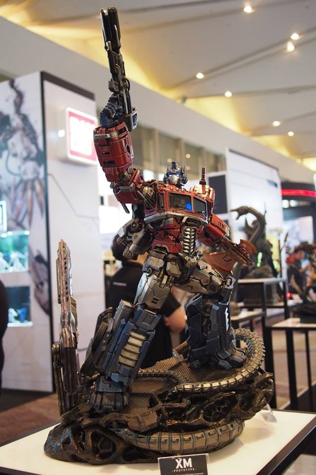 Transformers News: Images from Thailand Comic Con 2017: The Last Knight; HeroCross, SDX, XM Figures