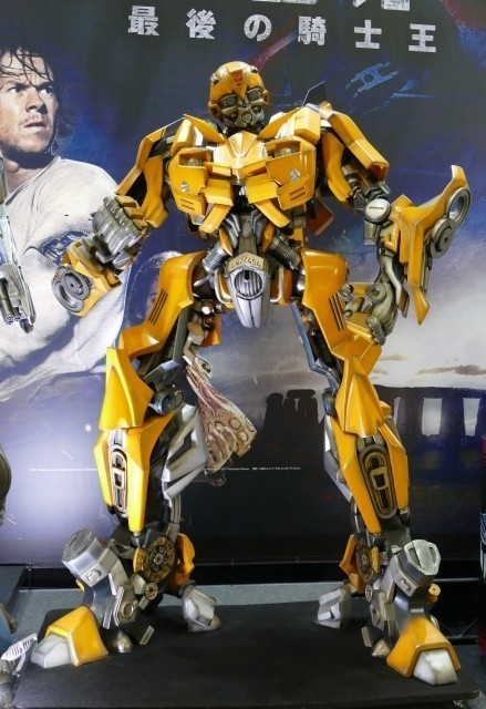 Transformers News: Transformers: The Last Knight at Tokyo Comic Con 2017 - Gold Optimus Prime, Dioramas & More