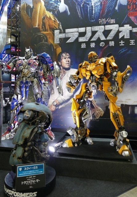 Transformers News: Transformers: The Last Knight at Tokyo Comic Con 2017 - Gold Optimus Prime, Dioramas & More