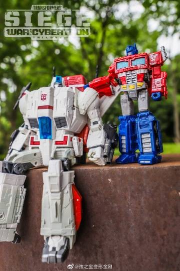 Transformers News: Transformers War for Cybertron Siege Smashdown Caliburst Jetfire Now Shipping from Amazon Transformers News: Transformers War for Cybertron Siege Smashdown Caliburst Jetfire Now Shipping from Amazon