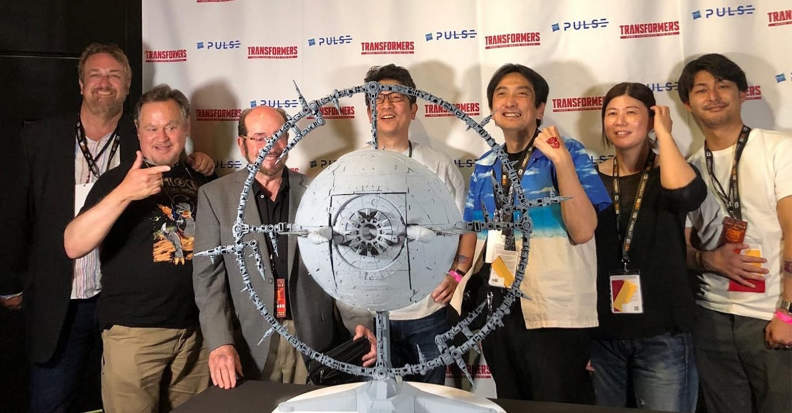 Transformers News: New Facebook Page Brings the Transformers Pros Together With Fans