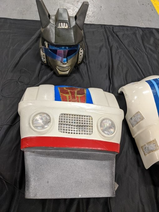Transformers News: Jazz and Thundercracker Costumes From OJ Simpson Commercial Uncovered by Comic Shop Transformers News: Jazz and Thundercracker Costumes From OJ Simpson Commercial Uncovered by Comic Shop