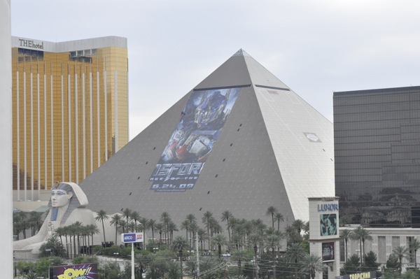 Transformers News: Las Vegas Luxor transformed into ROTF promo Las Vegas Luxor becomes ROTF promo