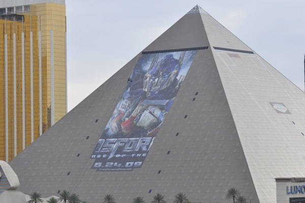 Transformers News: Las Vegas Luxor transformed into ROTF promo Las Vegas Luxor becomes ROTF promo