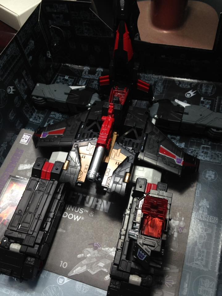 Transformers News: In-Hand Images of Transformers Titans Return Leader Skyshadow