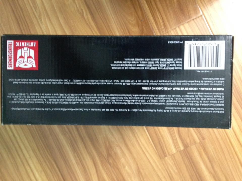 Transformers News: In-Hand Images of Transformers Titans Return Leader Skyshadow